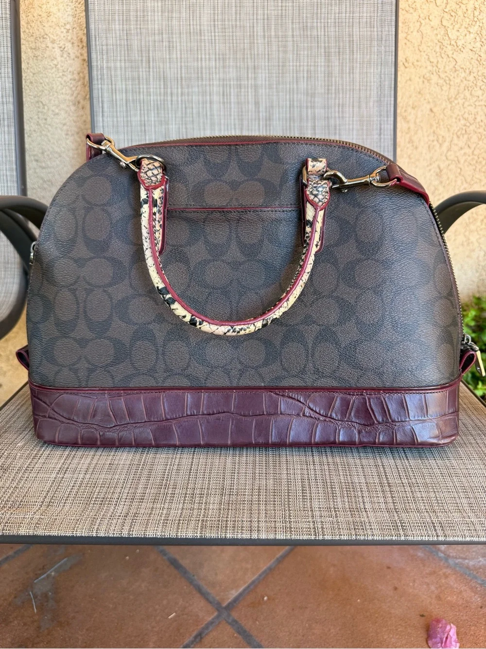 Coach signature sierra